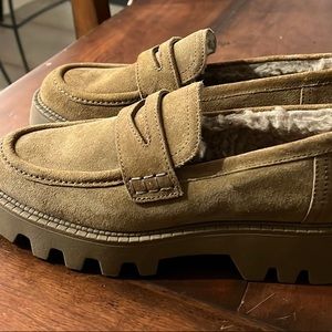 Suede tan loafers